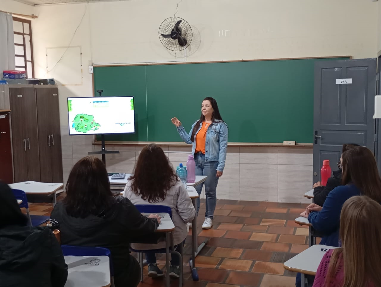 Na Escola Estadual do Campo Santa Catarina de Alexandria, em Prudentópolis/NRE Irati, a pedagoga Priscila de Ramos. Foto: Divulgaçã