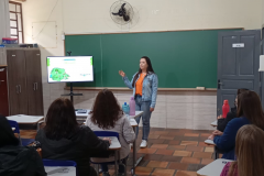 Na Escola Estadual do Campo Santa Catarina de Alexandria, em Prudentópolis/NRE Irati, a pedagoga Priscila de Ramos. Foto: Divulgaçã