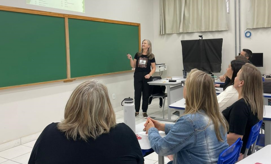 No CEEBJA de Prudentópolis/NRE Irati, a pedagoga Maria Madalena Preslak Mehl. Foto: Divulgação